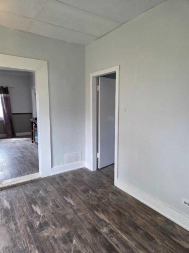 206 1 Avenue East, Foremost, AB - Indoor Photo Showing Other Room