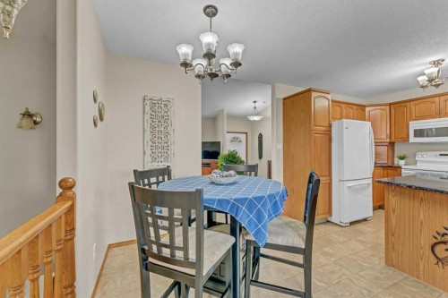 5 - 6219A Highway #3, Rural Cypress County, AB - Indoor Photo Showing Dining Room