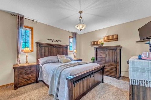 5 - 6219A Highway #3, Rural Cypress County, AB - Indoor Photo Showing Bedroom