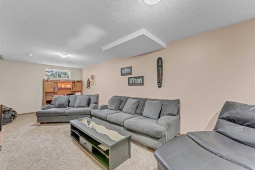 5 - 6219A Highway #3, Rural Cypress County, AB - Indoor Photo Showing Living Room