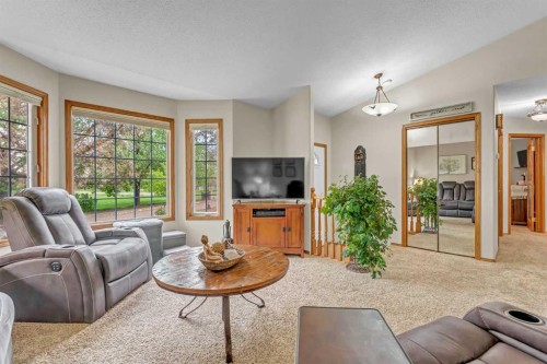 5 - 6219A Highway #3, Rural Cypress County, AB - Indoor Photo Showing Living Room