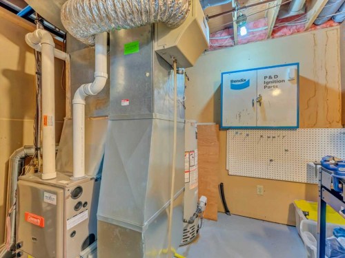 39 Rae Crescent Se, Medicine Hat, AB - Indoor Photo Showing Basement