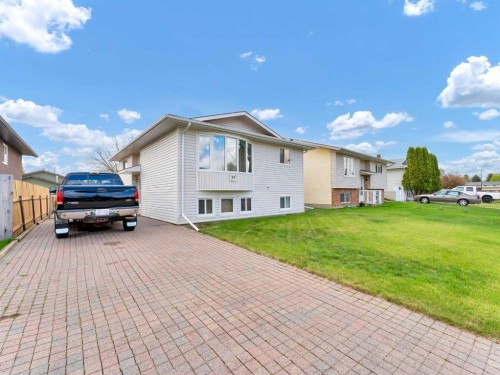 39 Rae Crescent Se, Medicine Hat, AB - Outdoor