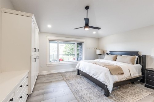 119 Perry Crescent Ne, Medicine Hat, AB - Indoor Photo Showing Bedroom
