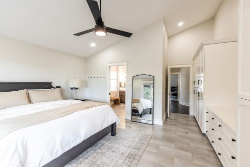 119 Perry Crescent Ne, Medicine Hat, AB - Indoor Photo Showing Bedroom