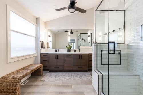 119 Perry Crescent Ne, Medicine Hat, AB - Indoor Photo Showing Bathroom