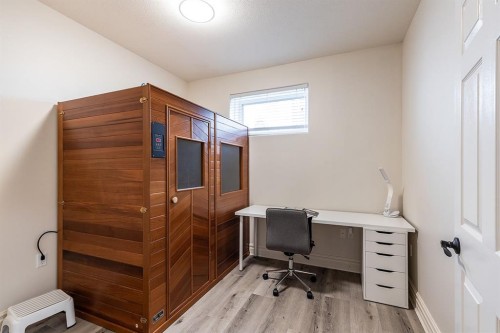 119 Perry Crescent Ne, Medicine Hat, AB - Indoor Photo Showing Office