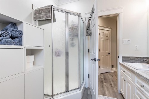 119 Perry Crescent Ne, Medicine Hat, AB - Indoor Photo Showing Other Room