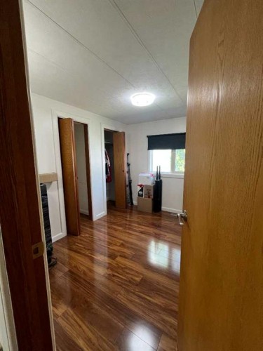 204 6 Street, Suffield, AB - Indoor Photo Showing Other Room