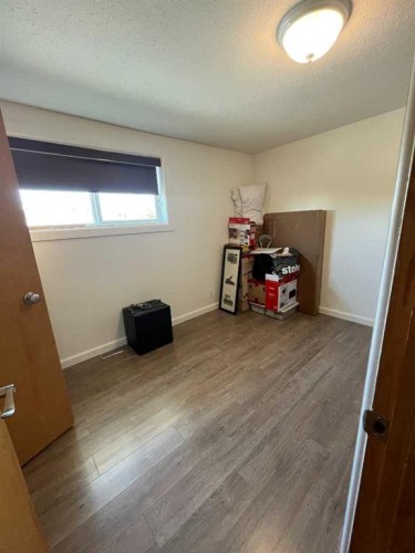 204 6 Street, Suffield, AB - Indoor