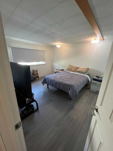 204 6 Street, Suffield, AB - Indoor Photo Showing Bedroom