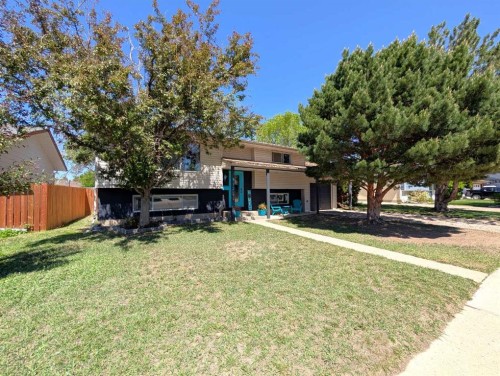 112 Sprague Way SE Medicine Hat, AB T1B 2K3