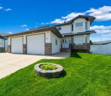 79 Henderson Court NEMedicine Hat, AB T1C 1Y9