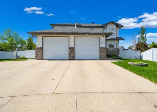 79 Henderson Court Ne, Medicine Hat, AB - Outdoor