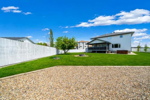 79 Henderson Court Ne, Medicine Hat, AB - Outdoor