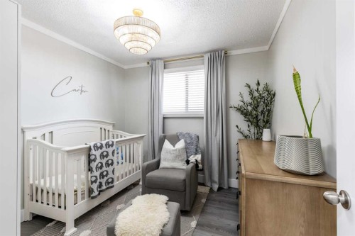 270 Shepherd Crescent Se, Medicine Hat, AB - Indoor Photo Showing Bedroom