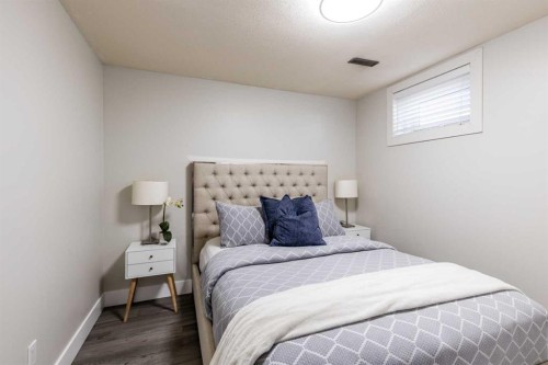 270 Shepherd Crescent Se, Medicine Hat, AB - Indoor Photo Showing Bedroom