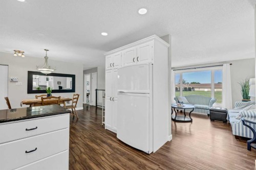 8 Corbitt Way Se, Medicine Hat, AB 