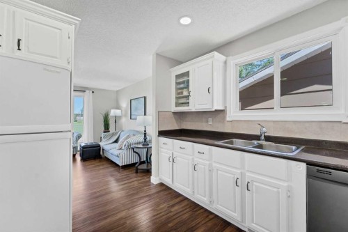 8 Corbitt Way Se, Medicine Hat, AB 