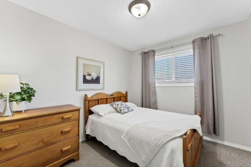 8 Corbitt Way Se, Medicine Hat, AB 