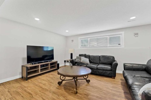 8 Corbitt Way Se, Medicine Hat, AB 