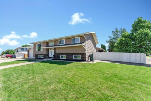 8 Corbitt Way Se, Medicine Hat, AB 