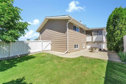 8 Corbitt Way Se, Medicine Hat, AB 