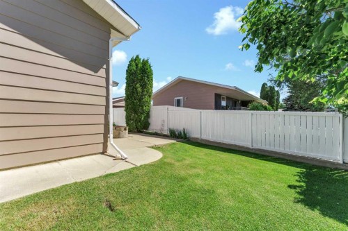 8 Corbitt Way Se, Medicine Hat, AB 