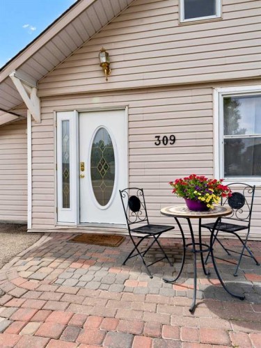 309 1 Street Nw, Redcliff, AB - Outdoor With Exterior