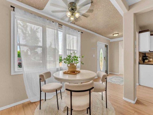 309 1 Street Nw, Redcliff, AB - Indoor Photo Showing Dining Room