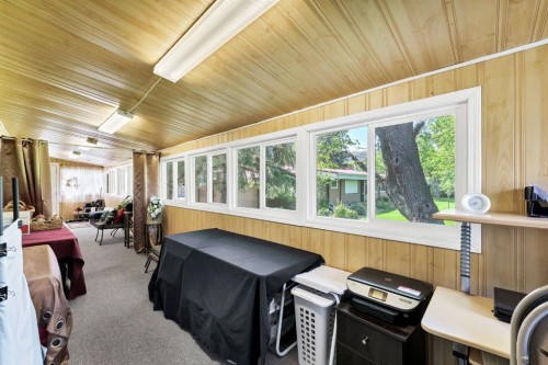 20 Josephine Avenue Sw, Redcliff, AB - Indoor
