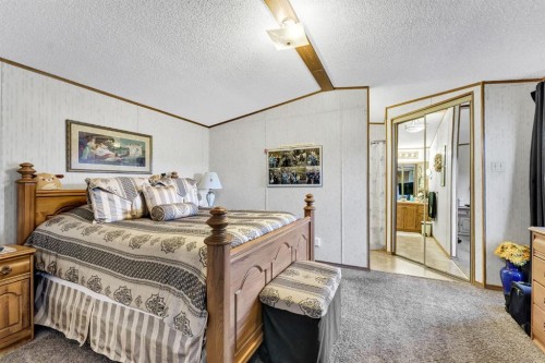 20 Josephine Avenue Sw, Redcliff, AB - Indoor