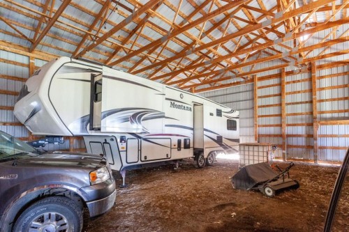 140014 Township Road 150, Rolling Hills, AB - Indoor Photo Showing Garage