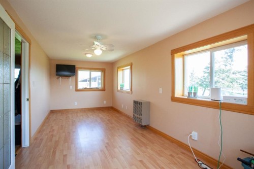 140014 Township Road 150, Rolling Hills, AB - Indoor Photo Showing Other Room