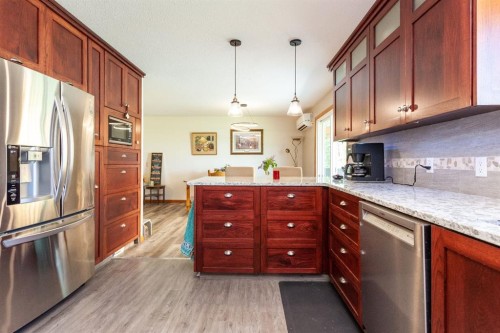 140014 Township Road 150, Rolling Hills, AB - Indoor Photo Showing Kitchen