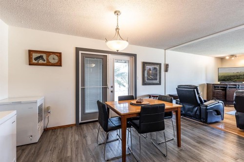 9 Rossmere Avenue Se, Medicine Hat, AB - Indoor