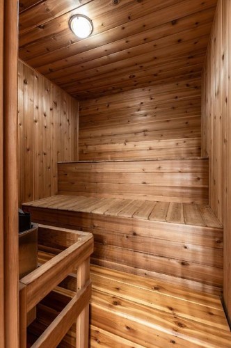 9 Rossmere Avenue Se, Medicine Hat, AB - Indoor Photo Showing Other Room