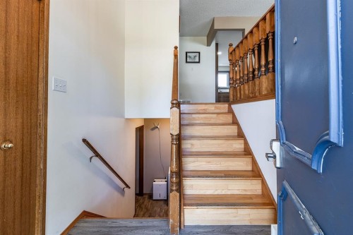 9 Rossmere Avenue Se, Medicine Hat, AB - Indoor Photo Showing Other Room