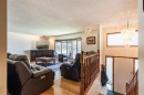 9 Rossmere Avenue Se, Medicine Hat, AB  - Indoor Photo Showing Living Room 