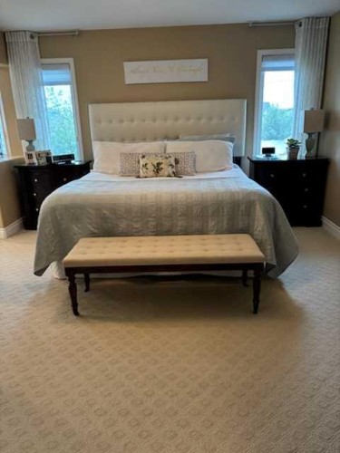 447 Spruce Way Se, Medicine Hat, AB - Indoor Photo Showing Bedroom