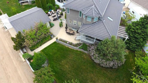 447 Spruce Way Se, Medicine Hat, AB - Outdoor