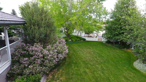 447 Spruce Way Se, Medicine Hat, AB - Outdoor