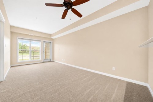 327-201 River Ridge Drive Nw, Medicine Hat, AB - Indoor Photo Showing Other Room