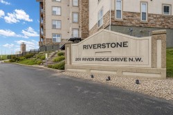 327-201 River Ridge Drive NWMedicine Hat, AB T1A 8V5