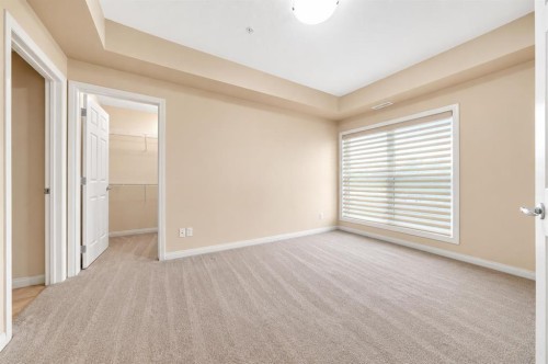 327-201 River Ridge Drive Nw, Medicine Hat, AB - Indoor Photo Showing Other Room