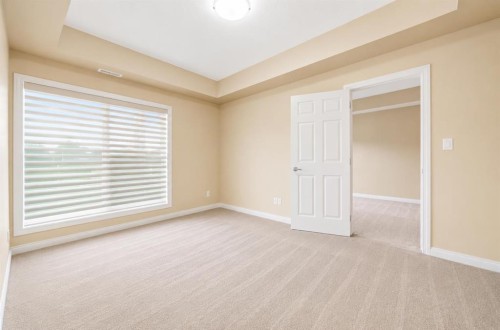 327-201 River Ridge Drive Nw, Medicine Hat, AB - Indoor Photo Showing Other Room