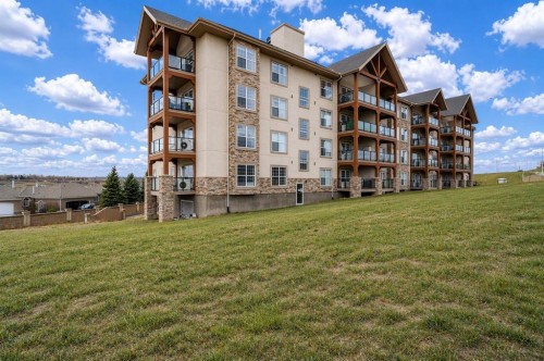 327-201 River Ridge Drive Nw, Medicine Hat, AB - Outdoor