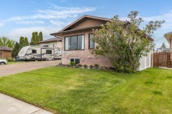 910 7 Street SERedcliff, AB T0J 2P0
