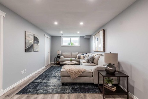 910 7 Street Se, Redcliff, AB 