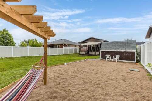 910 7 Street Se, Redcliff, AB 